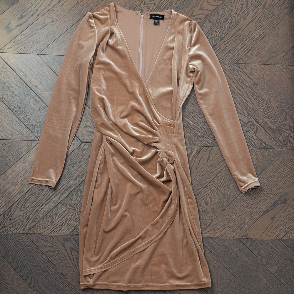Le Chateau Long Sleeve Fitted Velvet Wrap Dress Pink Size XS. - Picture 3 of 8